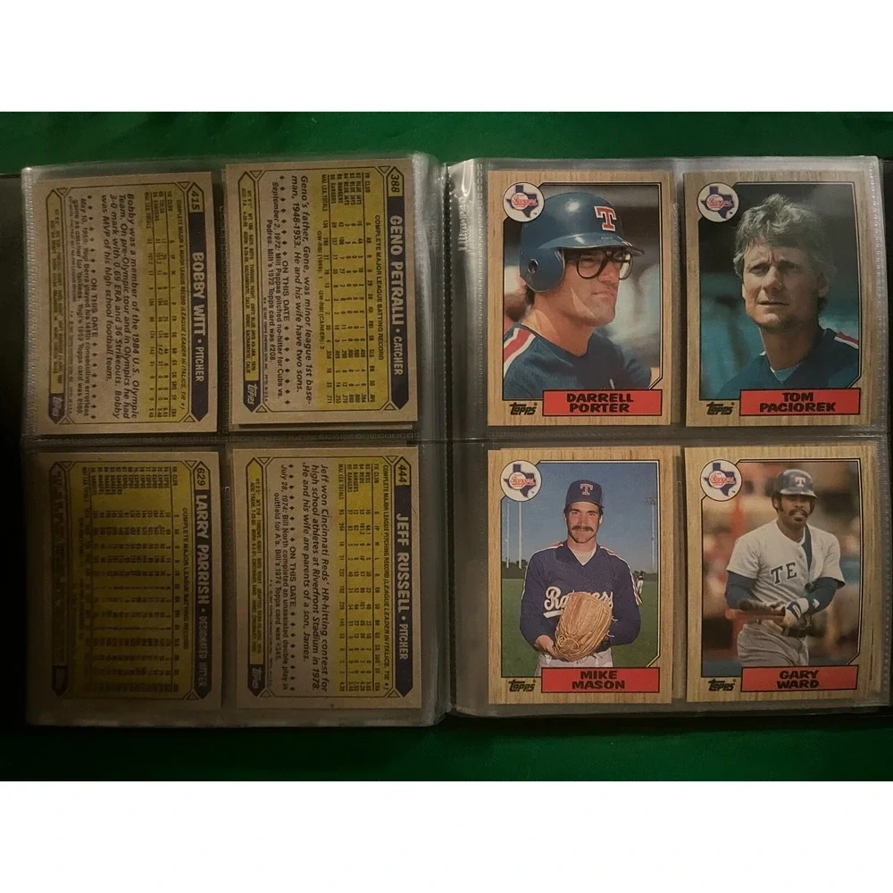 Texas Rangers 1987 Topps Team Set with 40 card collector album.‎